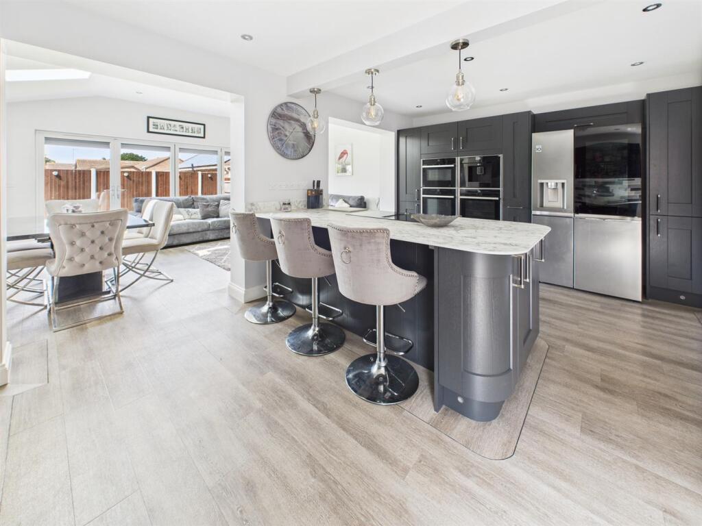 House in Lincoln - View 4