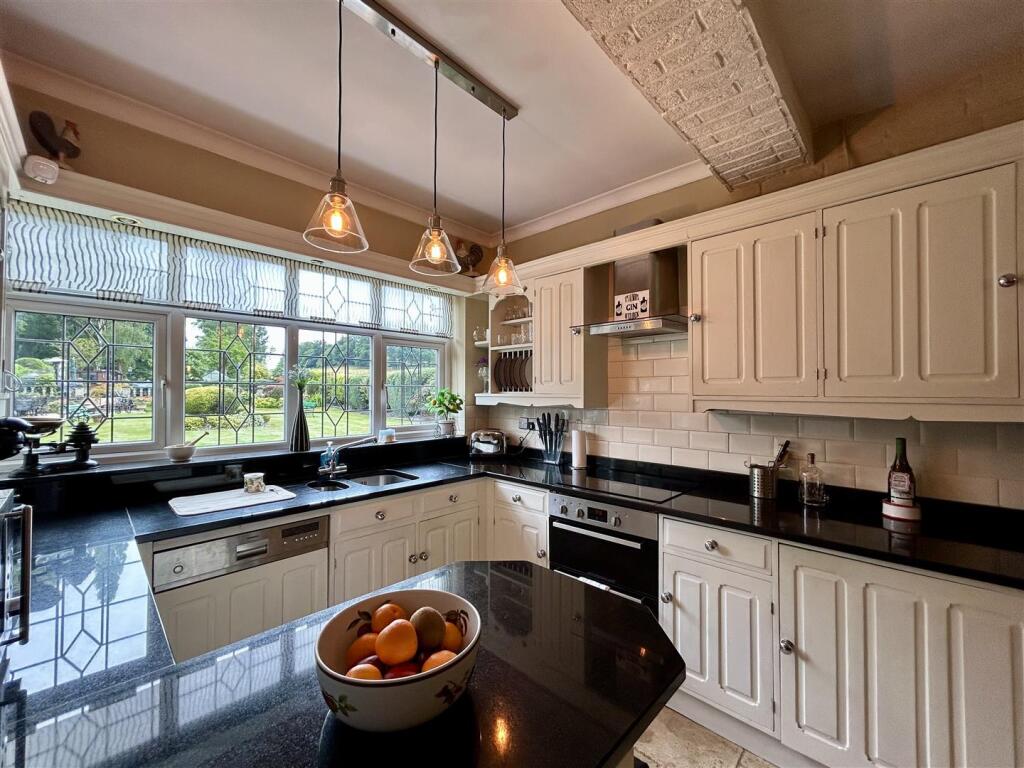 Additional image 14 of Manor Way, Halesowen