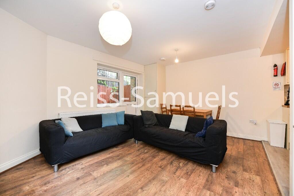 6 bedroom semi-detached house for rent