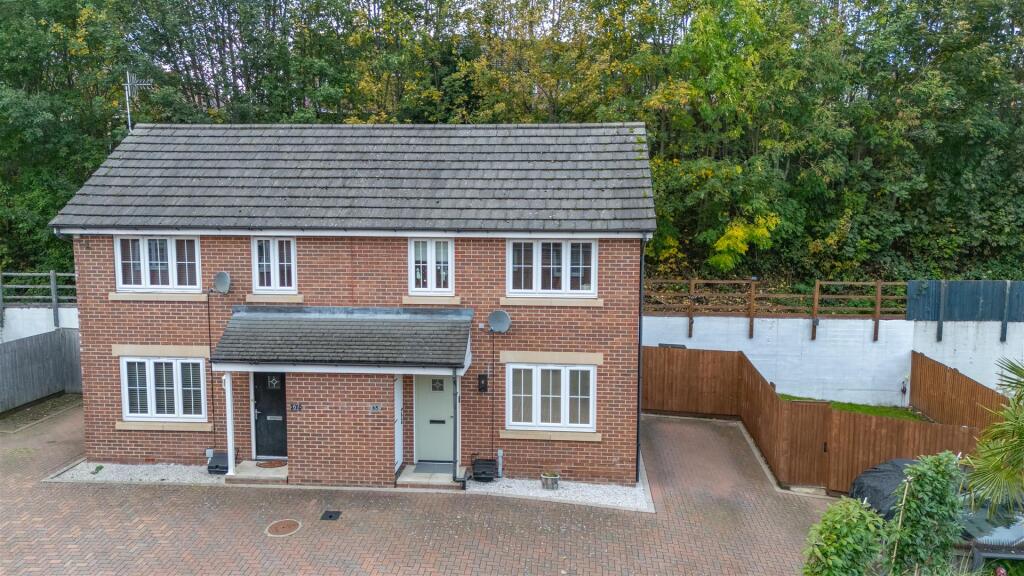 2-bed semi-detached on Askew Way, Chesterfield, £169,950