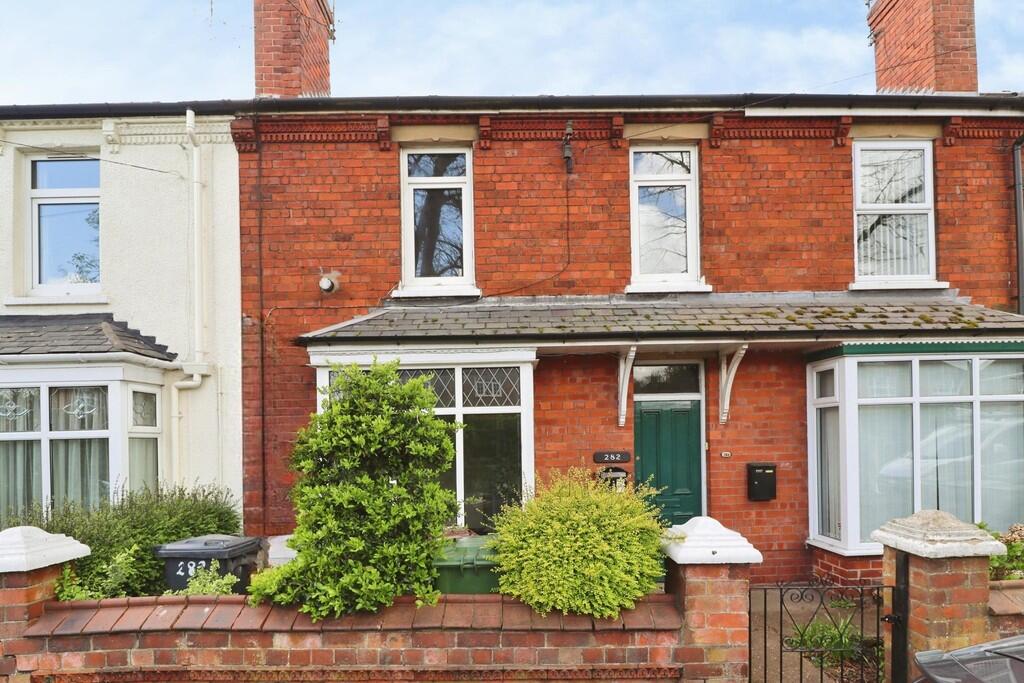 2-bed terraced on Burton Road, Lincoln, £160,000