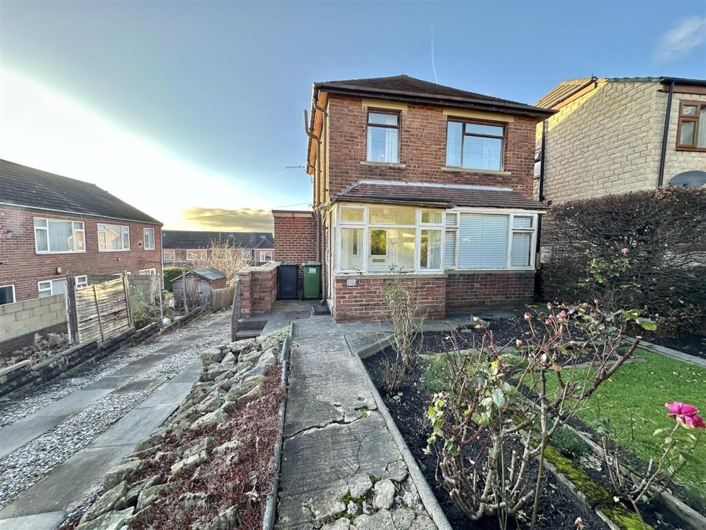 2-bed detached on Hollinbank Lane, Heckmondwike, £199,950