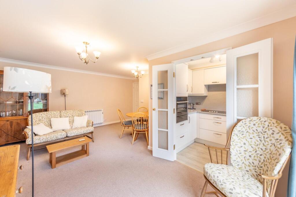 Apartment in Newcastle upon Tyne - View 4