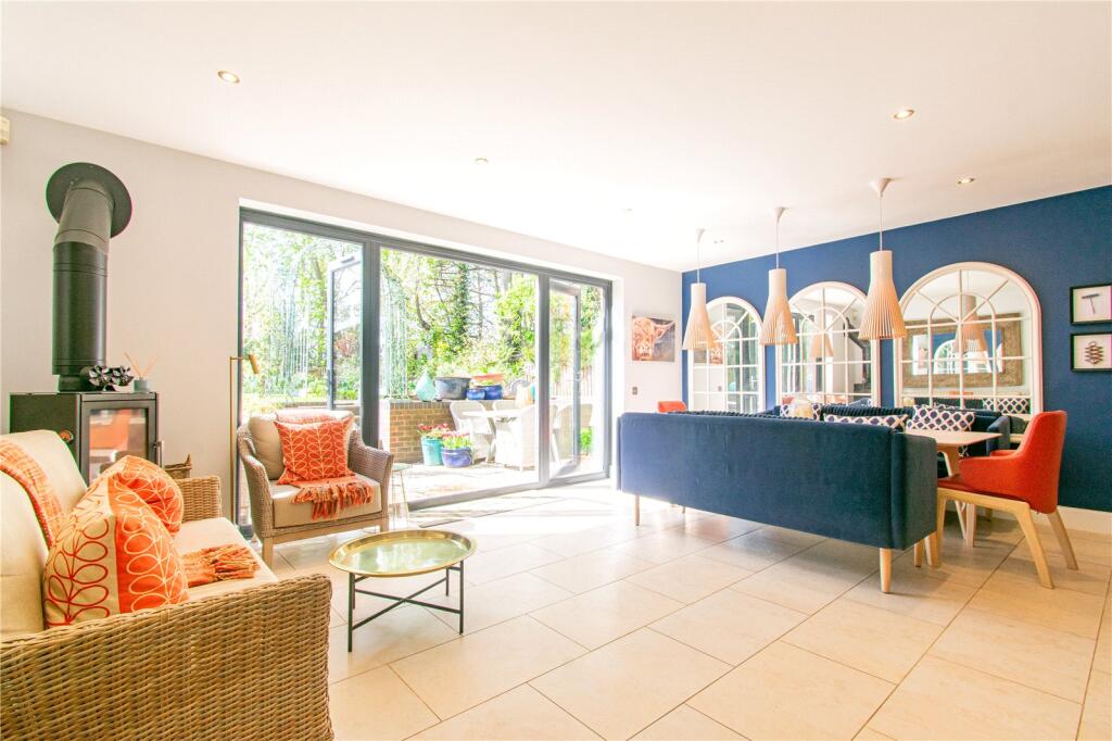 Oxford Road, Donnington, Newbury, Berkshire, RG14 photo 3