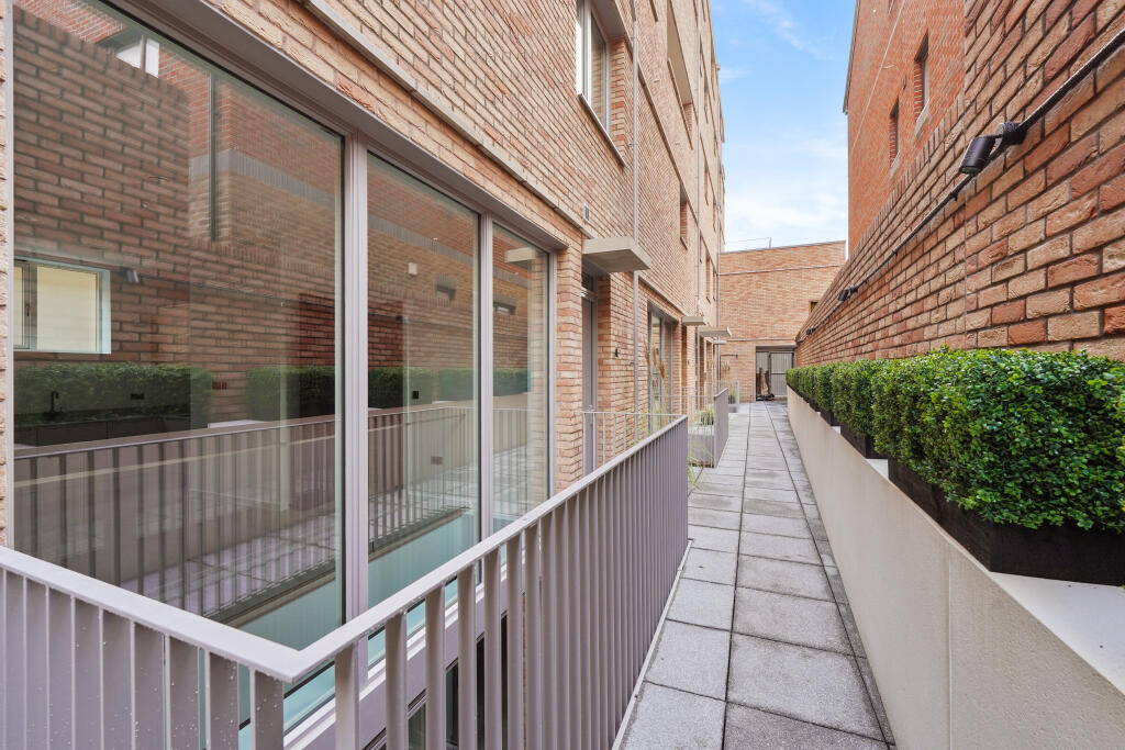 Main image of property: Lamb Mews, London Fields, E8