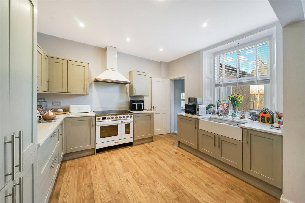 Clackmannan Road, Alloa, Clackmannanshire, FK10 photo 3