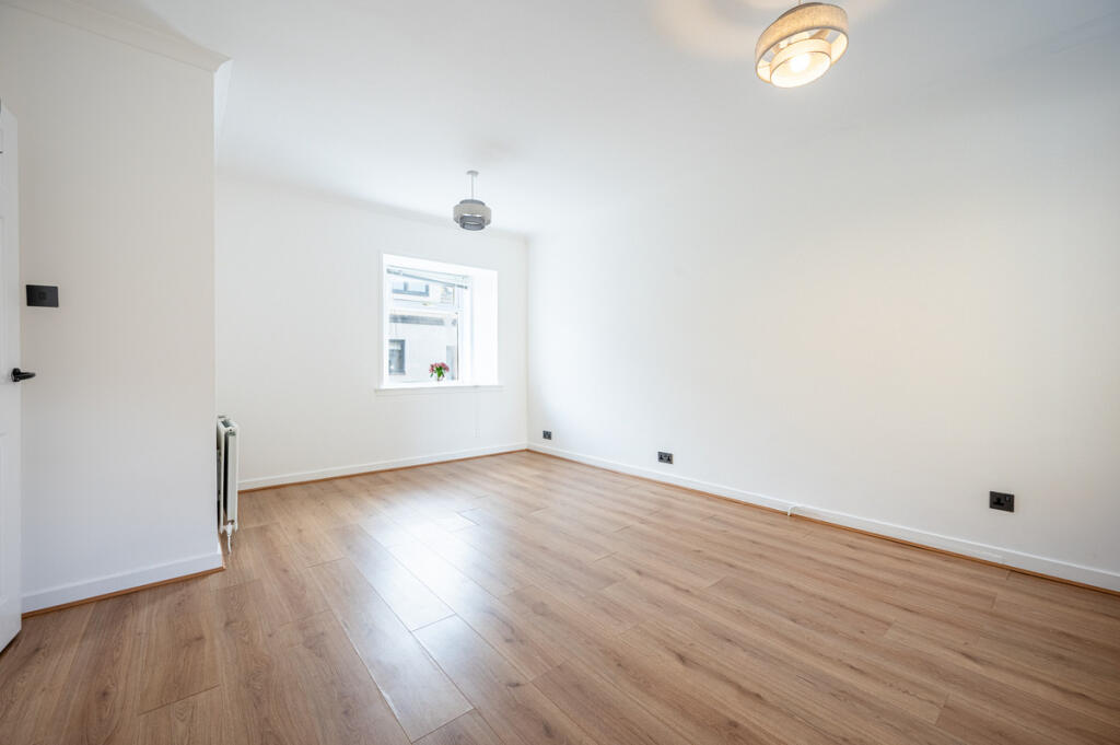 Union Street, Stonehouse, ML9 - More
