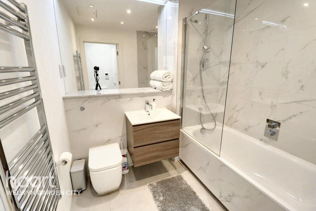 Additional image 9 of Great North Road, Hatfield