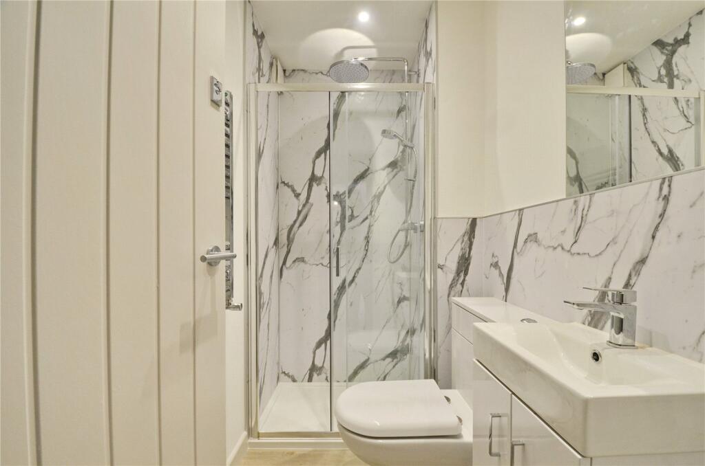 6 bedroom semi-detached house for rent