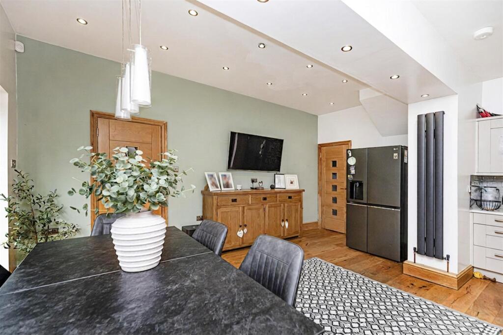 House in Calderdale, Lower Edge - More