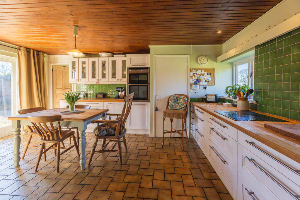 Main image of property: Cheriton Cottage, Hethel Road, Wreningham, Norwich, Norfolk, NR16 1BE