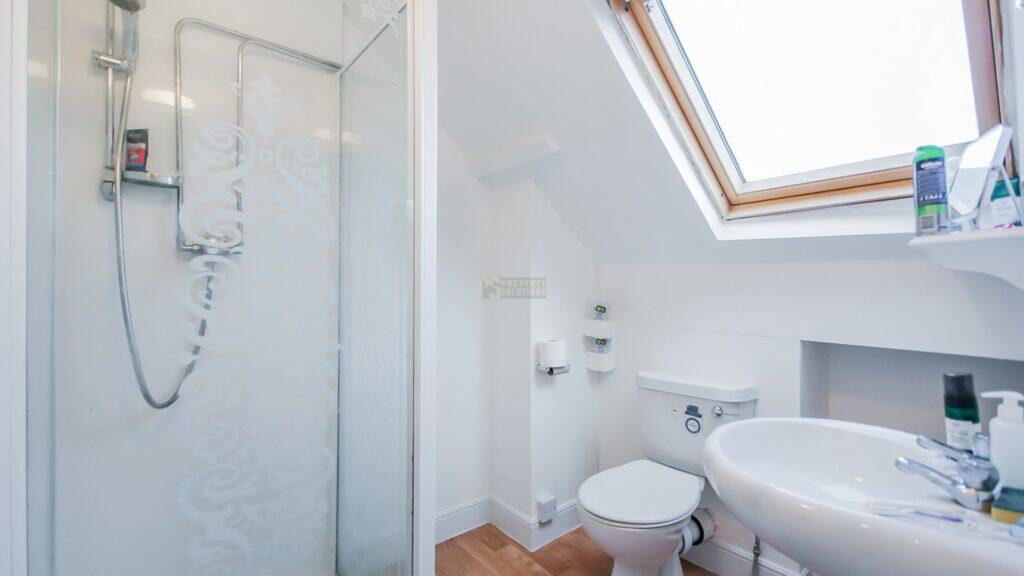 6 bedroom terraced house for rent