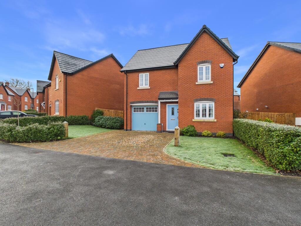 3-bed detached on Lockett Drive, Kirk Langley, £350,000