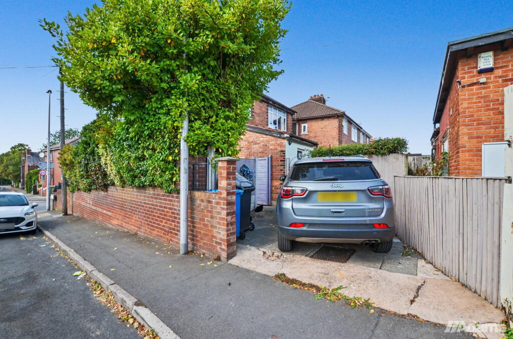 House in Runcorn, Halton Brook, Grange - View 4