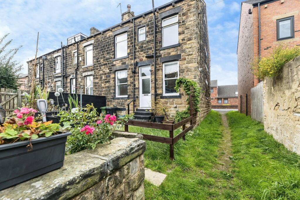 2-bed terraced on South Queen Street, Morley, Leeds, £170,000
