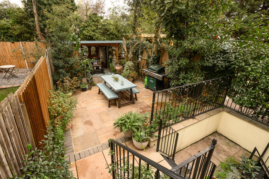 Home Park Road, London, SW19 - View 6
