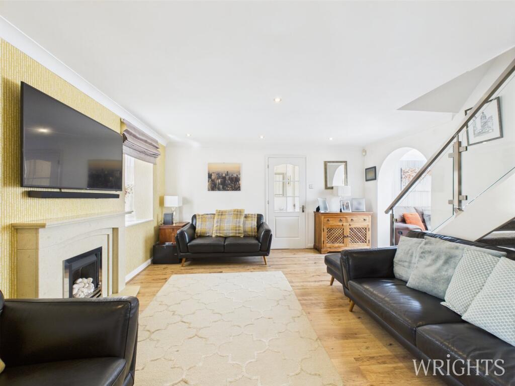 Bader Close, Welwyn Garden City, AL7 - More