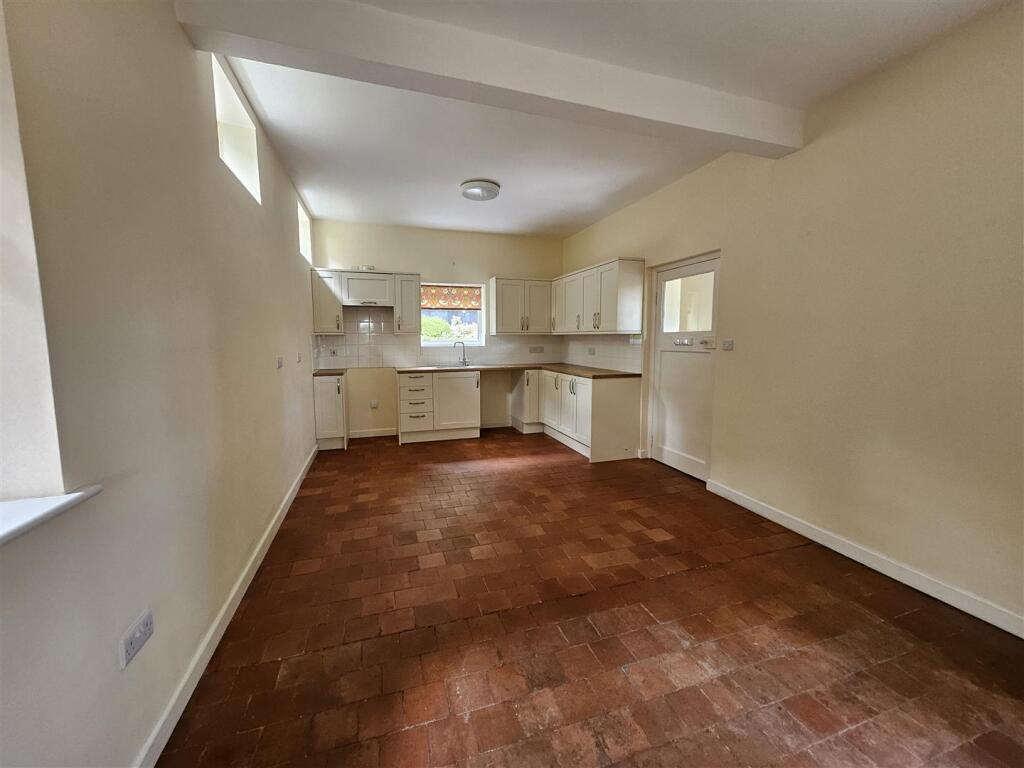 Main image of property: Castle Caereinion, SY21 9AH