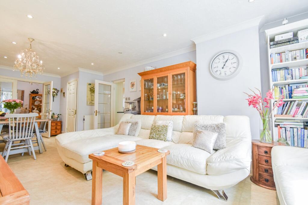 House in Newbury, West Berkshire - More