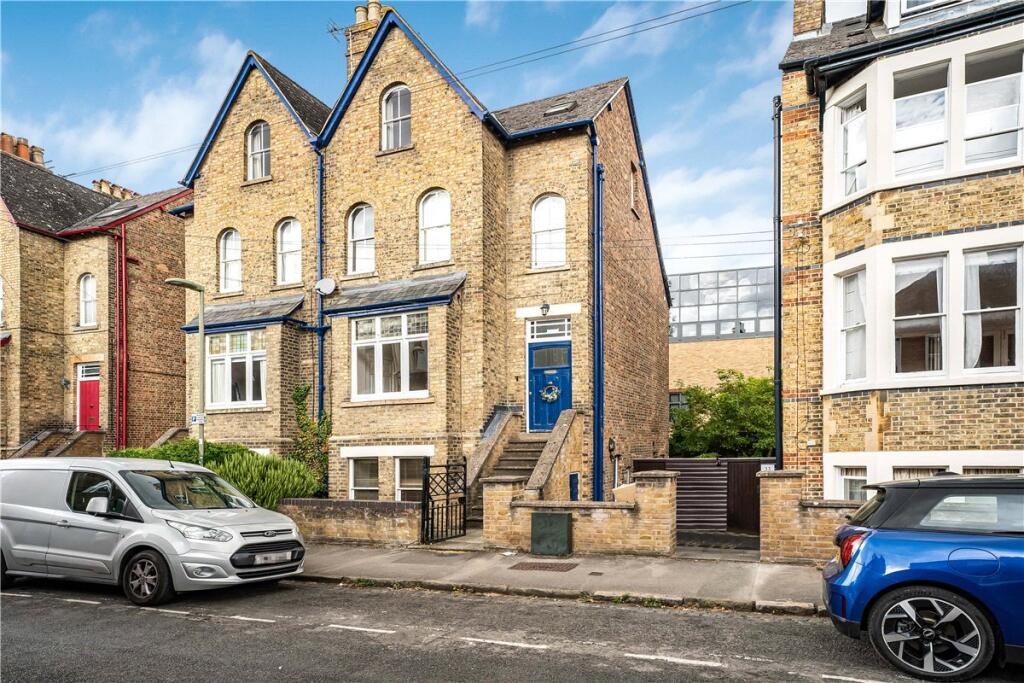 Main image of property: Walton Crescent, Oxford, Oxfordshire, OX1
