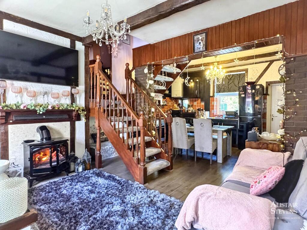 House in Oldham, Greater Manchester - View 4