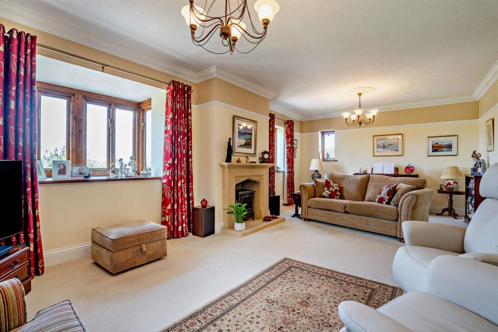 Tamarisk, Kingsley Drive, Middleham photo 3
