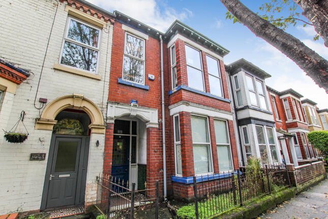 Main image of property: 325 Spring Bank West, Hull, East Yorkshire, HU3 1LB