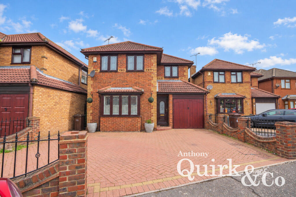 4-bed detached on Jarvis Road, Canvey Island, SS8, £550,000