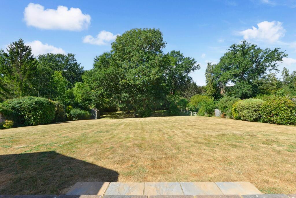 House in Redhill - View 4
