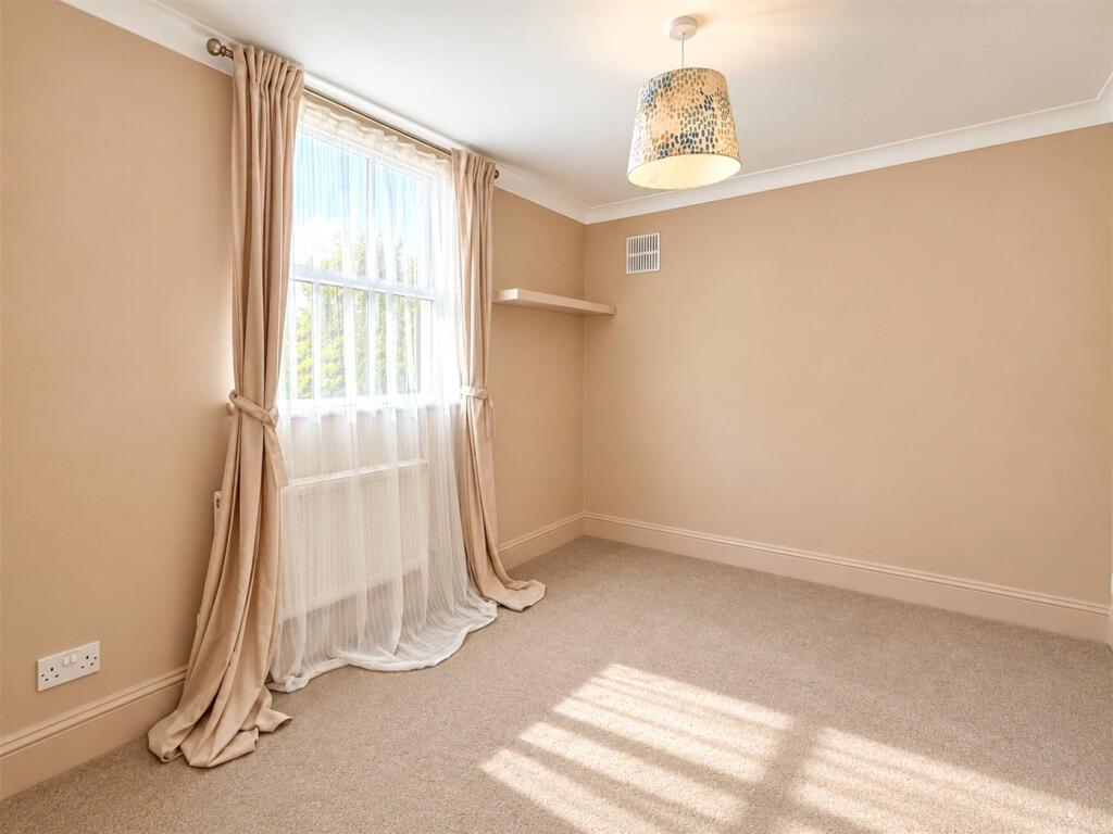 Apartment in Bournemouth - More