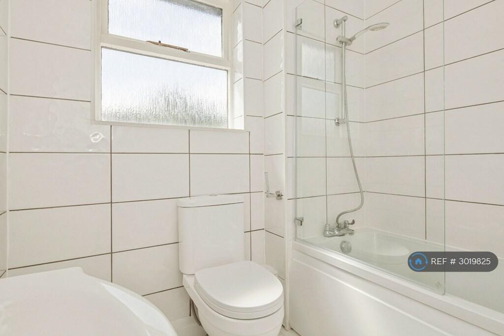 House in London - View 5