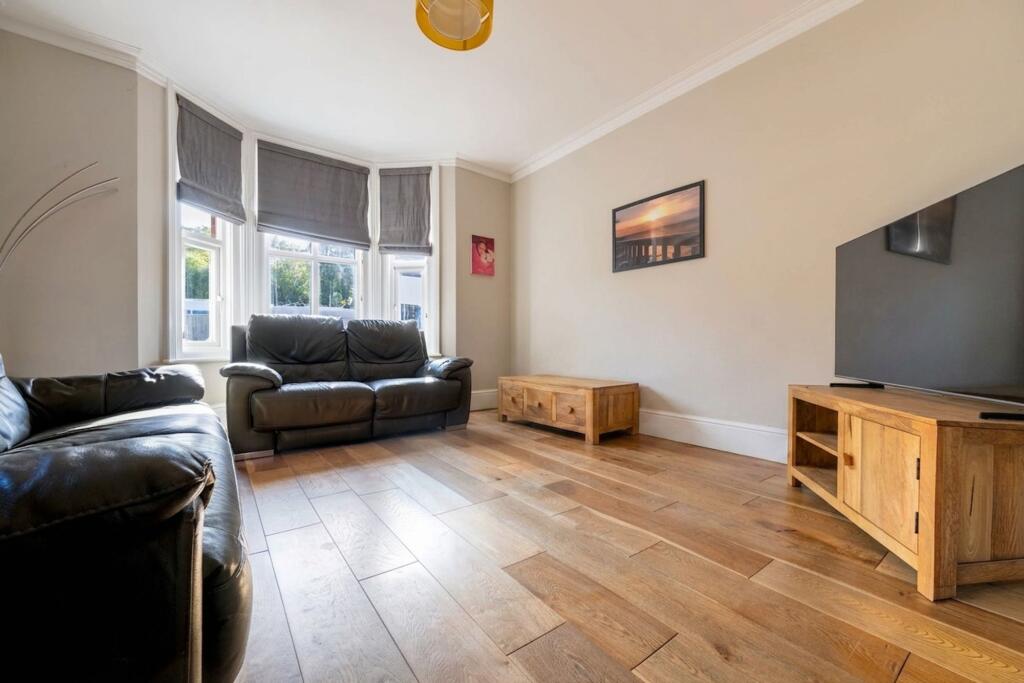 House in Brighton - View 3