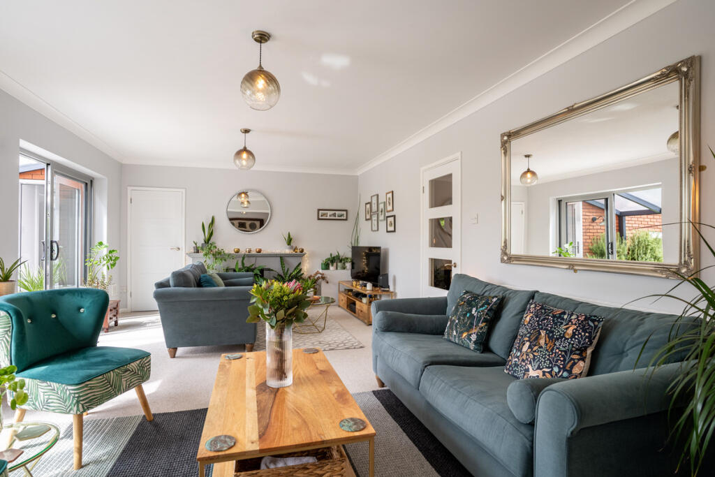 House in Worcester, Worcestershire - View 5