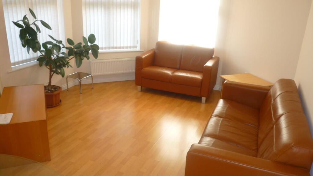 Apartment in Northampton - View 5