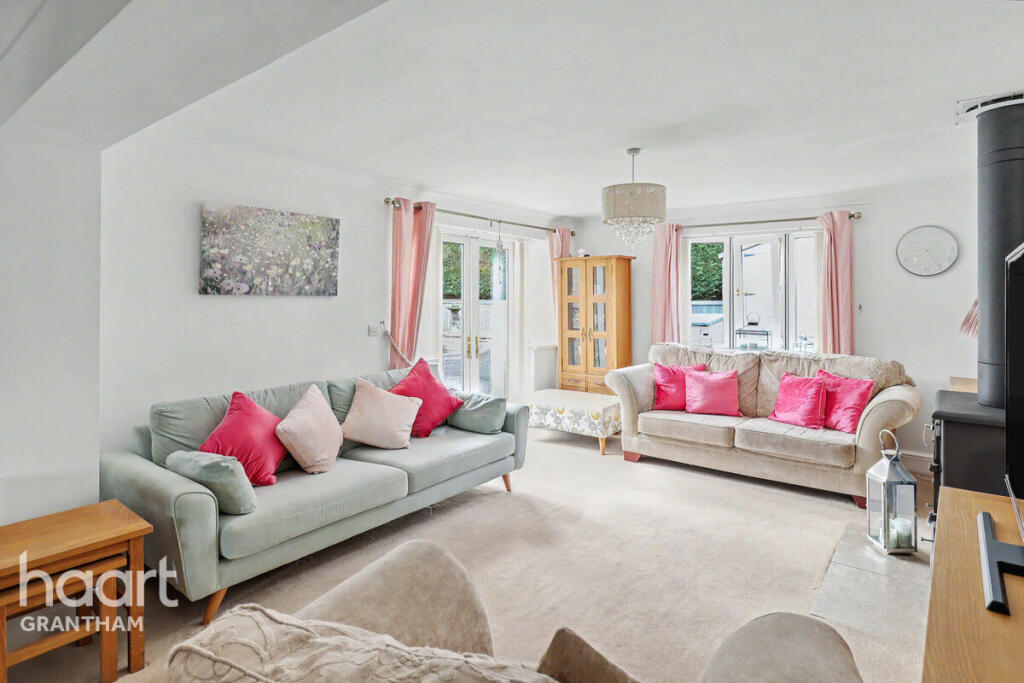 Scotney Drive, Grantham photo 3