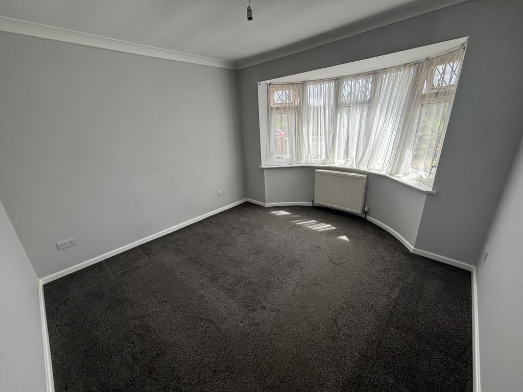 House in Mansfield, Warsop - More
