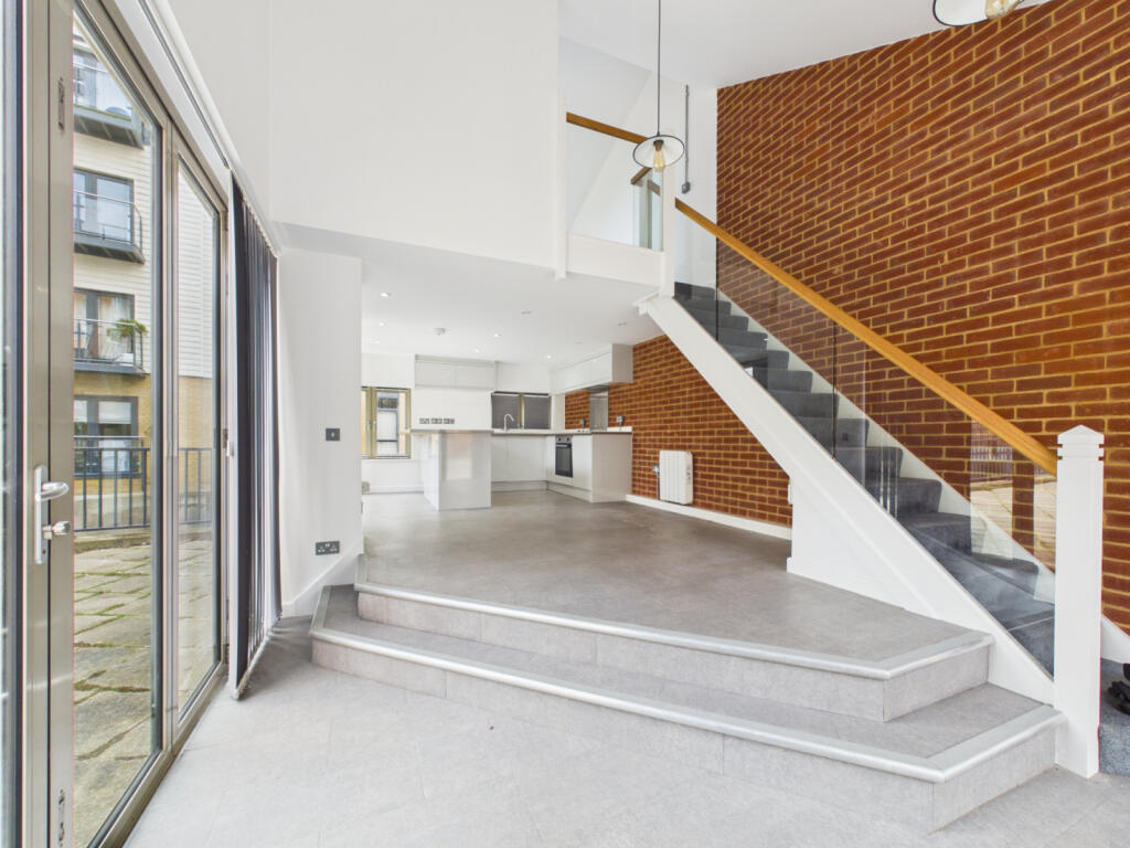Apartment in Canterbury - View 2