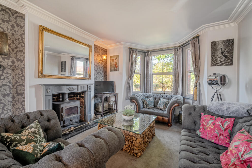 House in Guildford - View 2