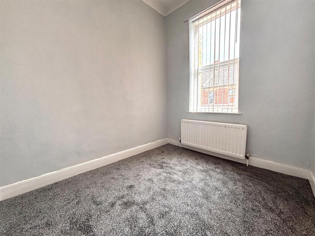Apartment in Newcastle upon Tyne - View 4