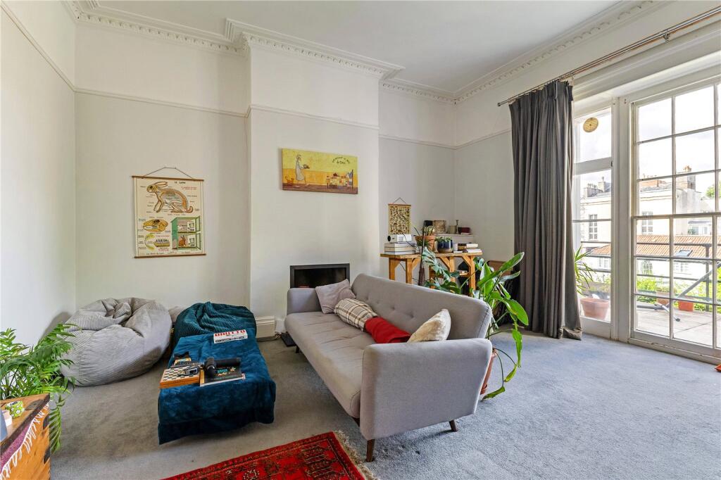 Apartment in Bristol, Clifton Village, Hotwells - View 3