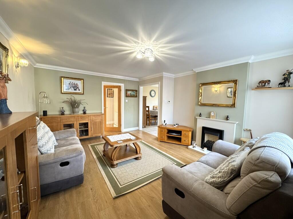 GAYWOOD - Modernised Link Detached 3 Bedroom Bungalow on Cul-De-Sac photo 3