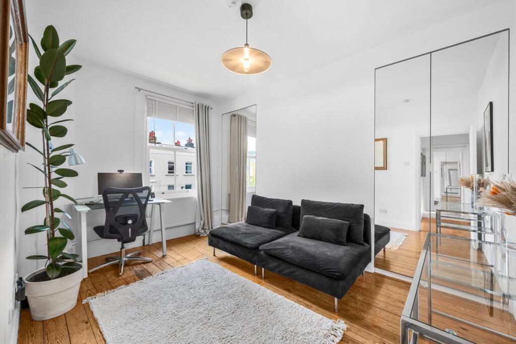 Apartment in London - View 5