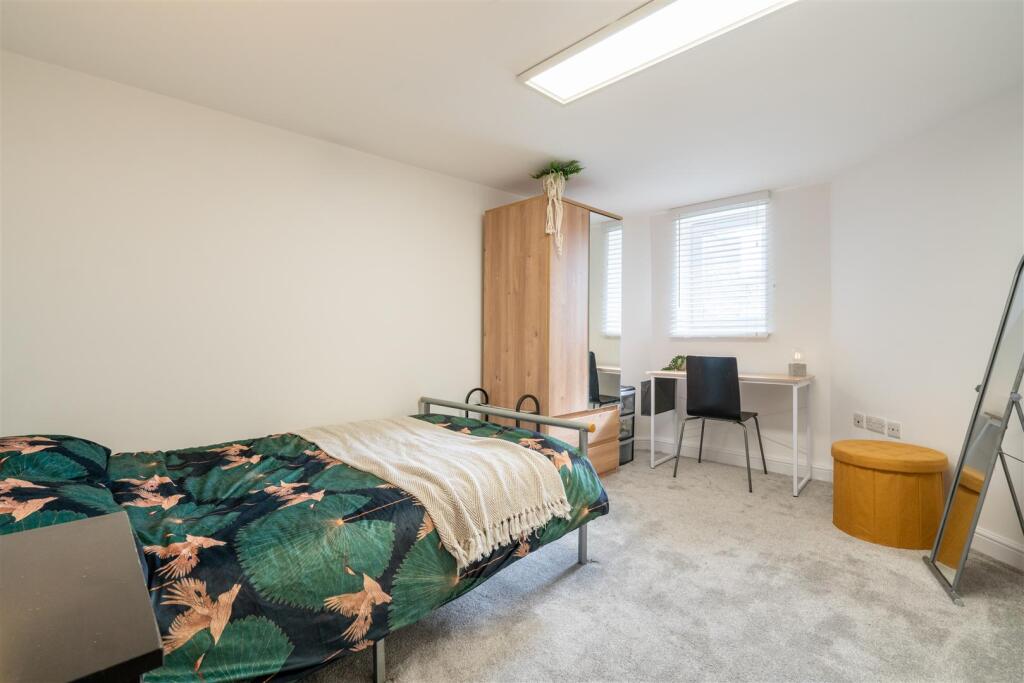 House in Sheffield - View 5
