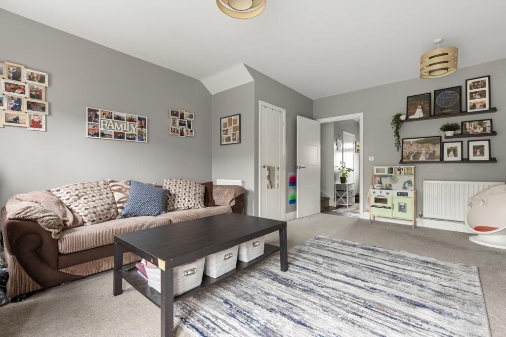 Chestnut Drive, Thorpe Willoughby, Selby, YO8 photo 3