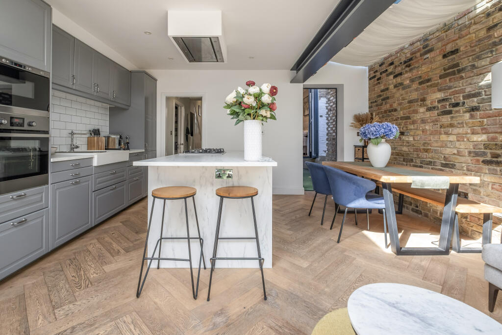 Apartment in London - View 5