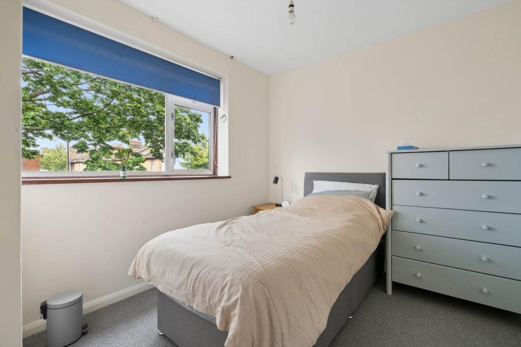 House in London - View 2