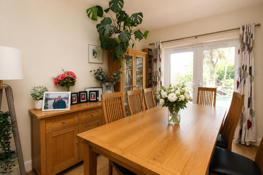 Beechwood Avenue, Tilehurst, Reading - More