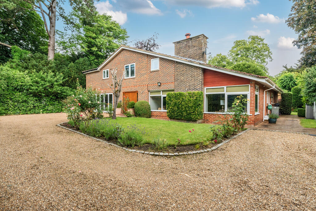 Main image of property: High Street, Hurley, SL6