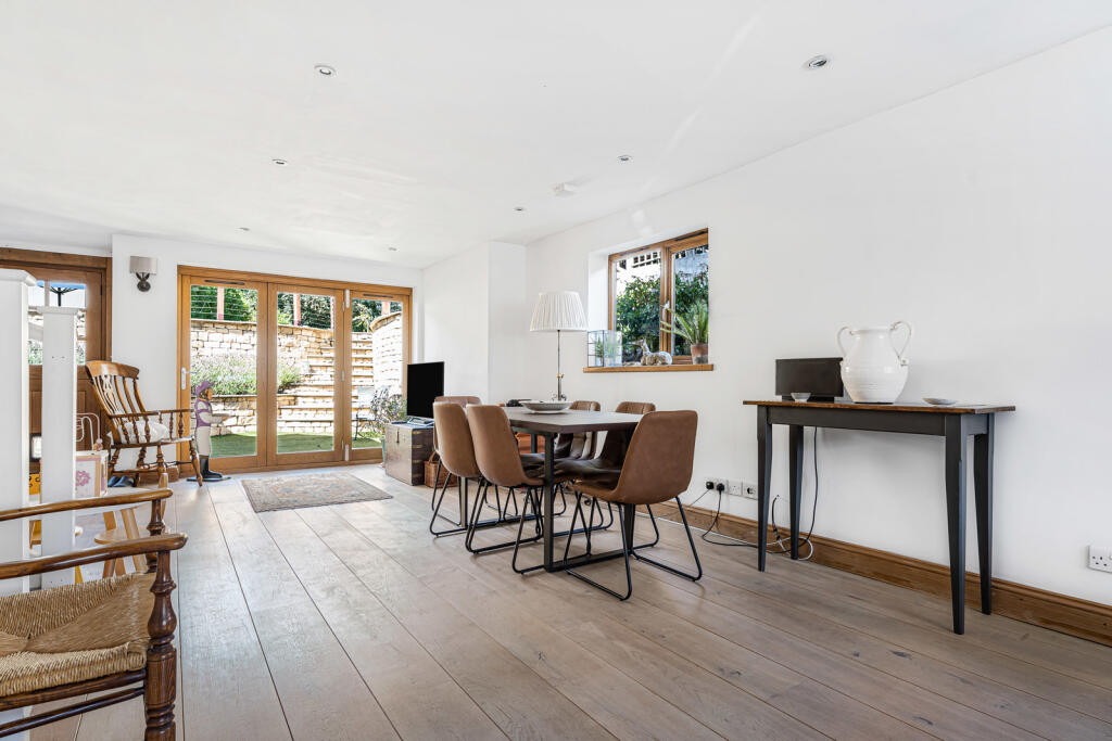 House in Long Crendon - View 5