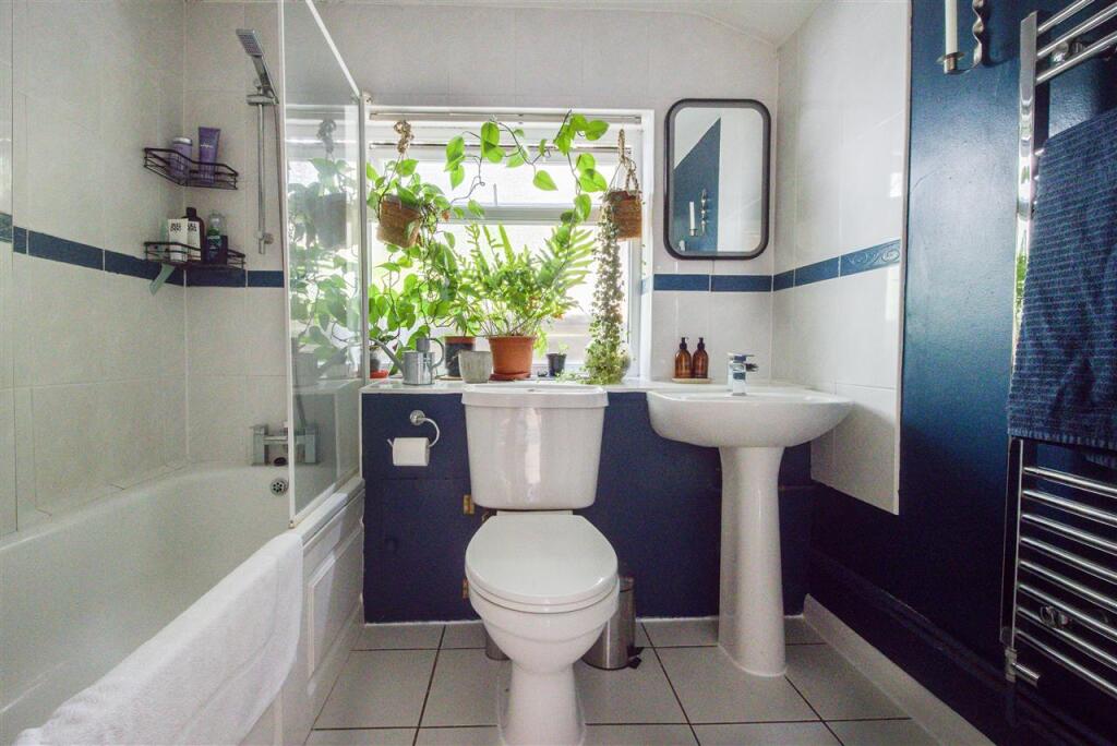 House in South Croydon, Waddon - View 5